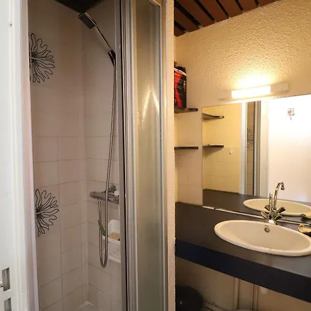 Avec Terrasse, Piscine, Parking Et Clim Au Grau-du-roi - Fr-1-307-256 Lejlighed Le Grau-du-Roi