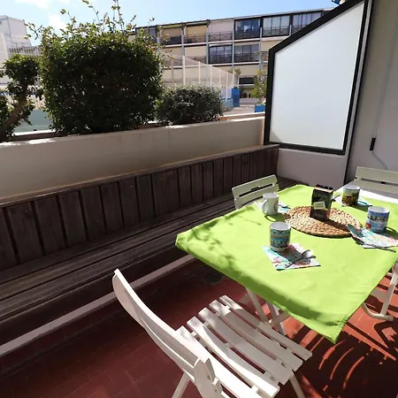 Avec Terrasse Et Parking Au Grau-du-roi - Fr-1-307-256