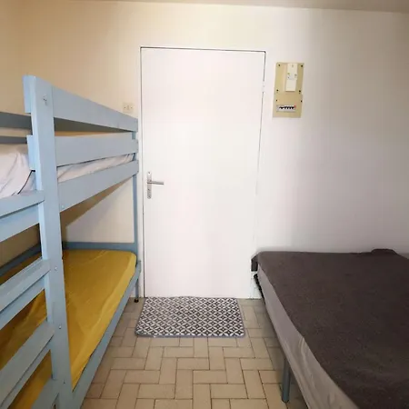 Avec Terrasse Et Parking Au Grau-du-roi - Fr-1-307-256